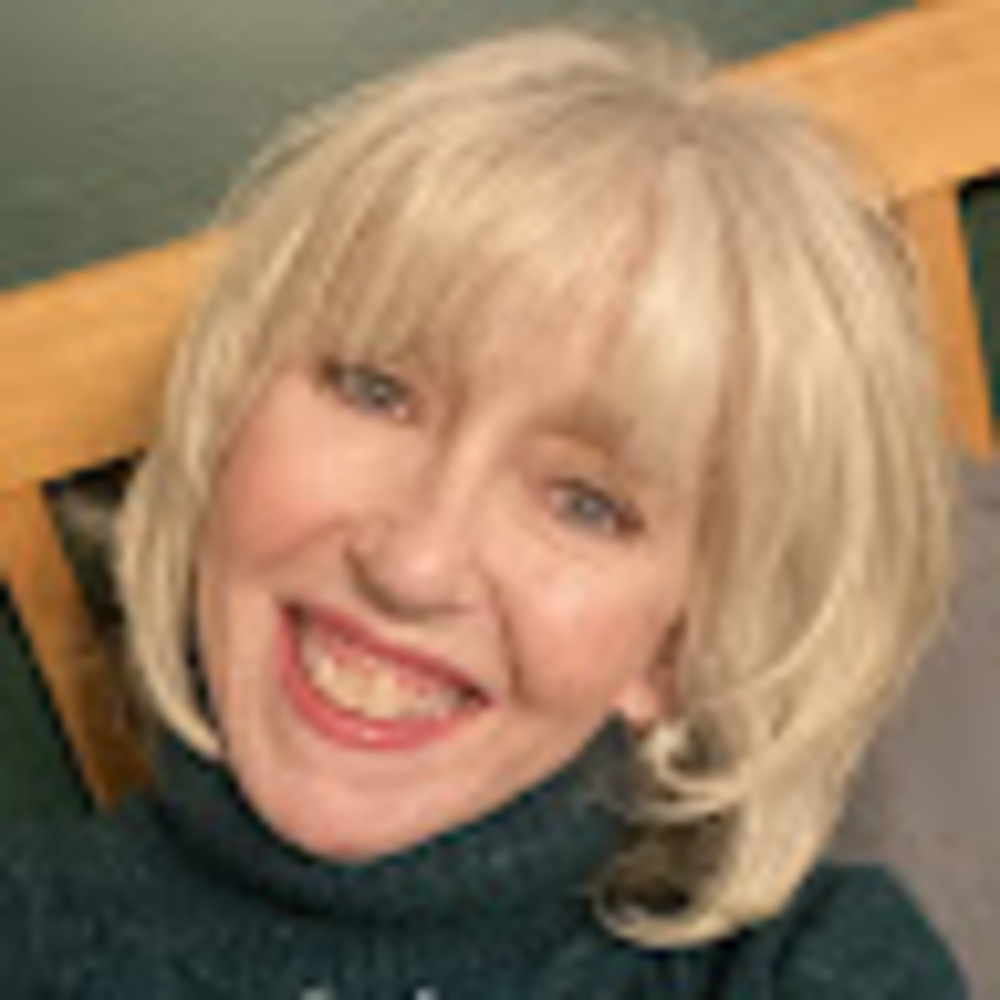 Meet your Posher, Lora